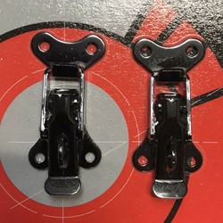 Grayston metal clasp with padlock eye (Black)